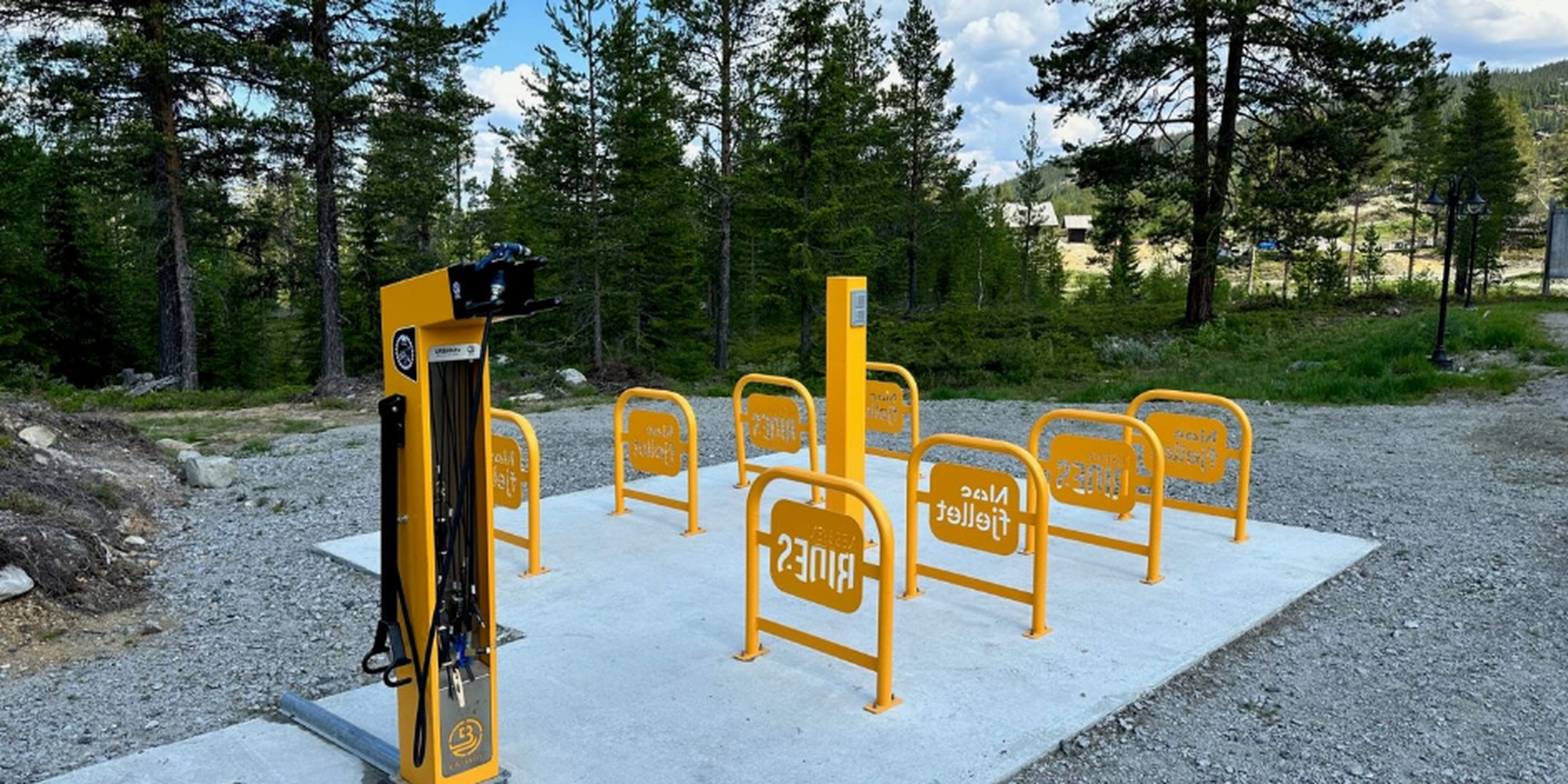 Sykkelstasjon for reperasjon av sykkel. Foto.